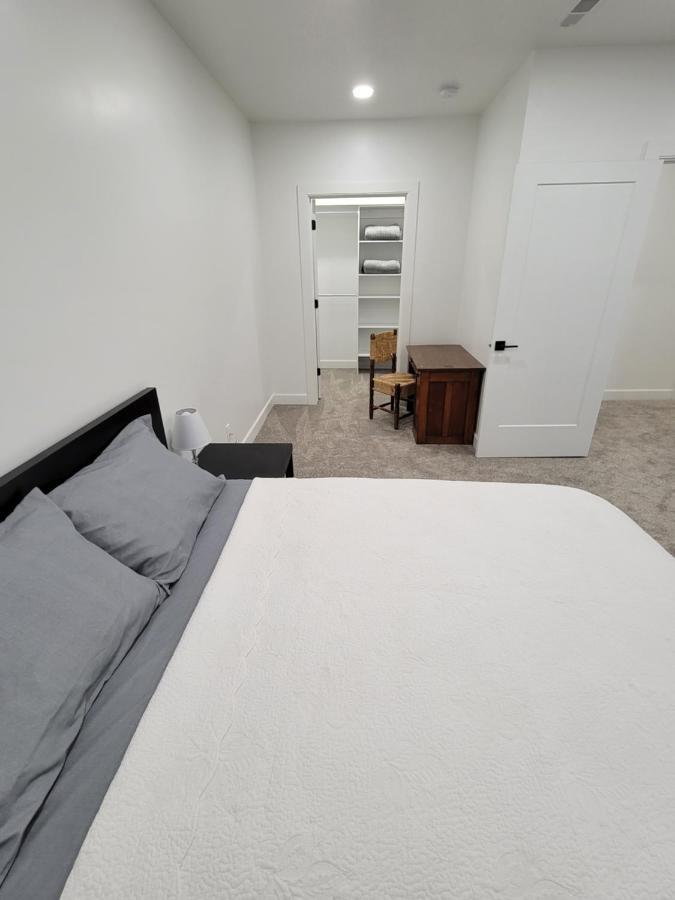 Spacious & Modern Apartment, Close To Universities And Mountains Mapleton Eksteriør bilde