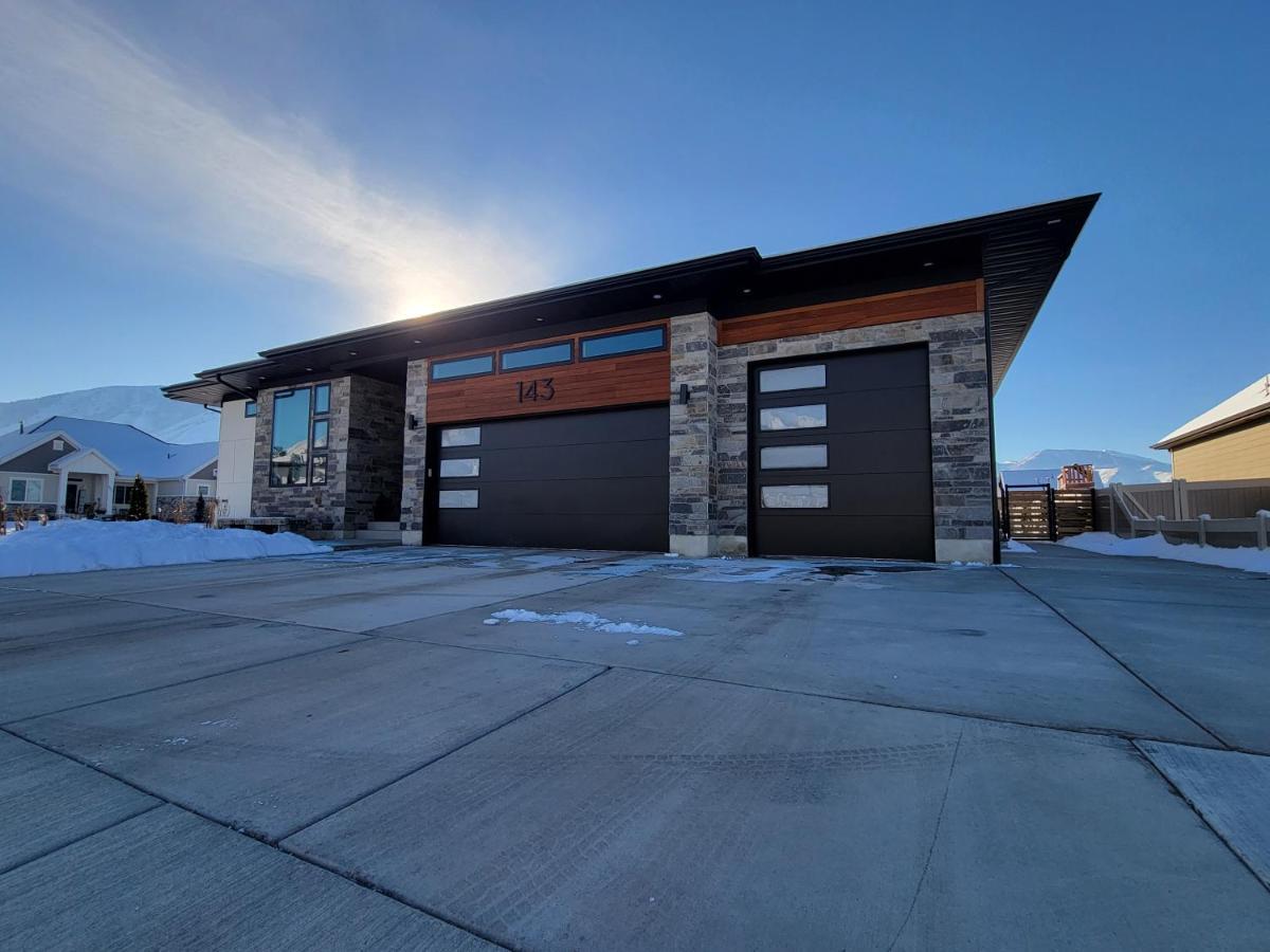 Spacious & Modern Apartment, Close To Universities And Mountains Mapleton Eksteriør bilde